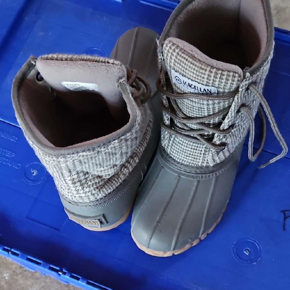 Magellan Outdoors Kids Brown & Gray Waterproof Duck Boots